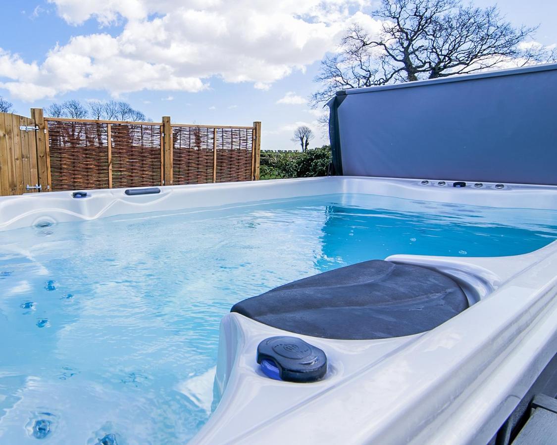 Covehithe House-Coastal Luxury- Sleeps 12-With Huge Swimspa! Wrentham Exterior photo
